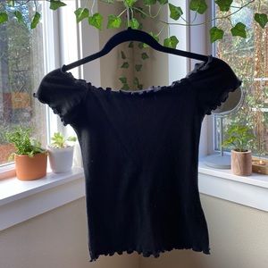 Black ruched hollister top🪐